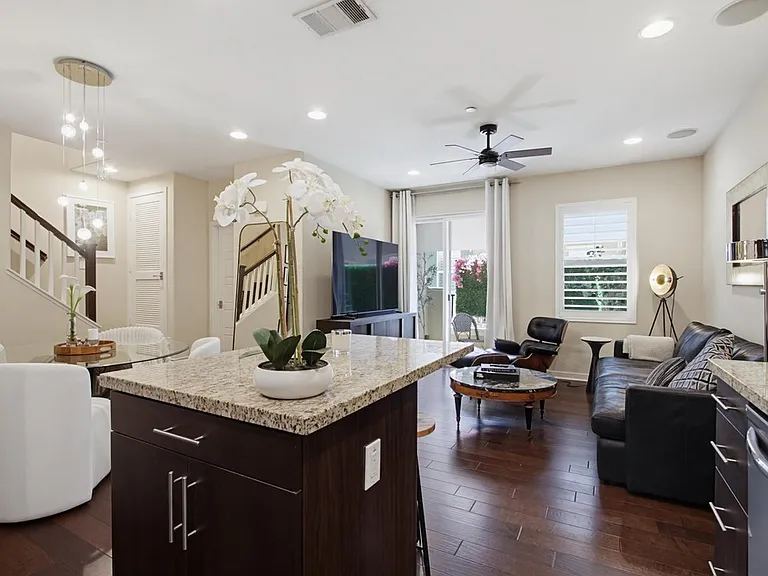 2115 Cosmo Way — Photo 11