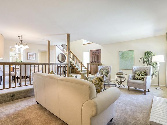 3rd image of 432 Avenida Del Roble