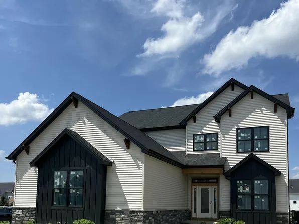 9510 Rockingham Dr, Whitehouse, OH 43571