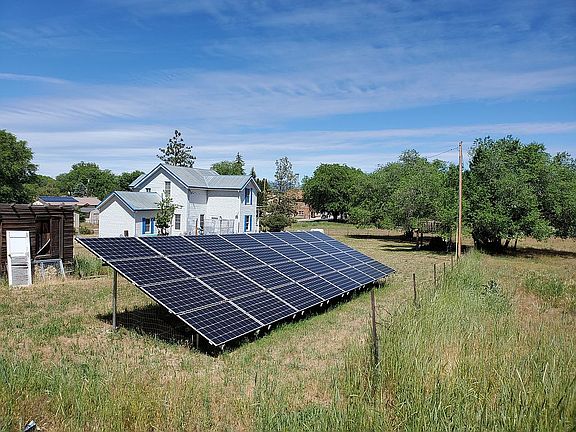 32 Solarpanels main electric