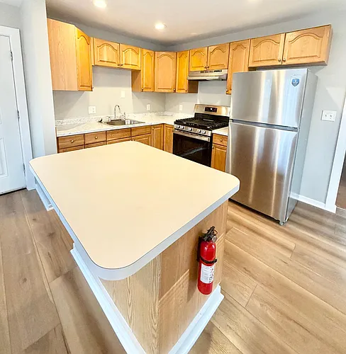 425 Huntington St Photo 1