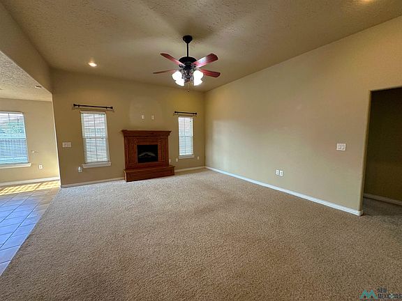4th image of 2100 Reese Dr