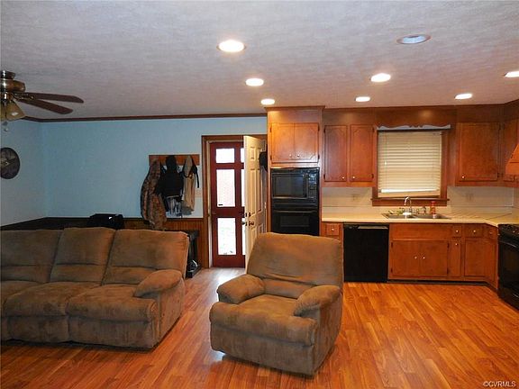 3rd image of 18410 Pine Oak Ln