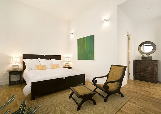 Sold by MNS | media 2