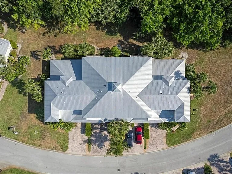 2601 Creekside Dr — Photo 3