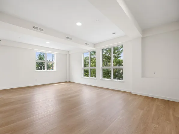 3144 Emmons Ave APT 101, Brooklyn, NY 11235