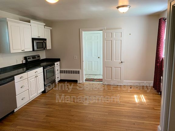 4th image of 763 Lynnfield St