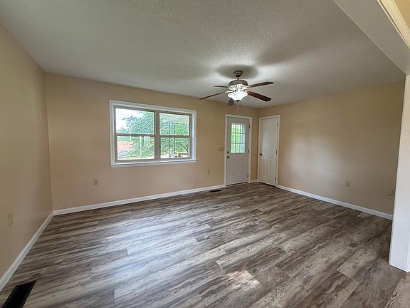 4th image of 144 Buckshot Ln