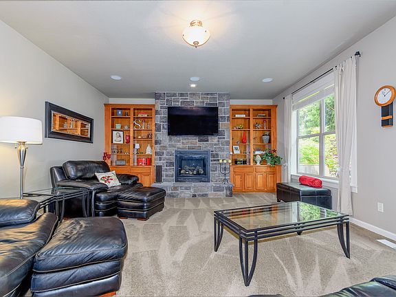 5th image of 6819 NE Willowgrove St
