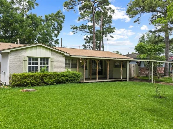 811 Shadowglen St, Channelview, TX 77530