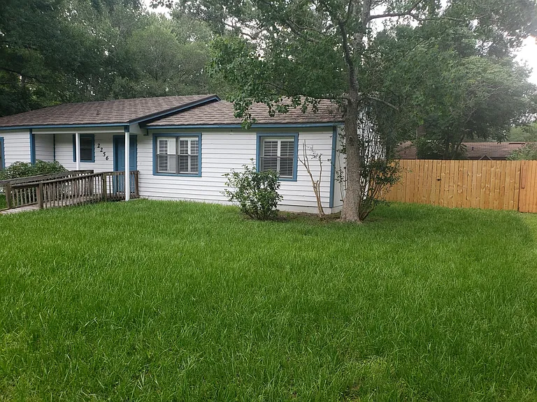 NW 36th Ave — Photo 4