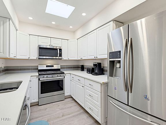 4th image of 245 Jade Ln
