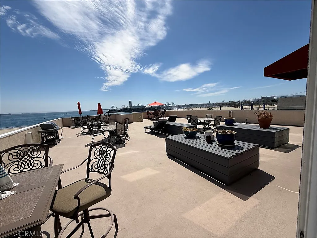 2 bed, 1431 sqft, $4,999 — Photo 2