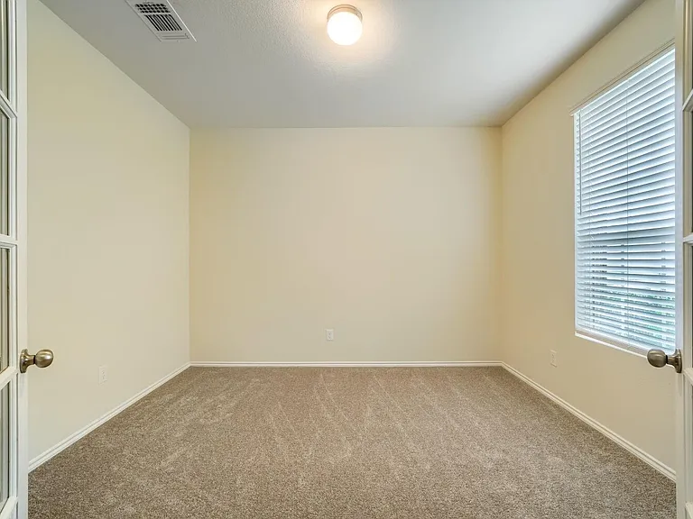 616 Sonterra Blvd — Photo 12