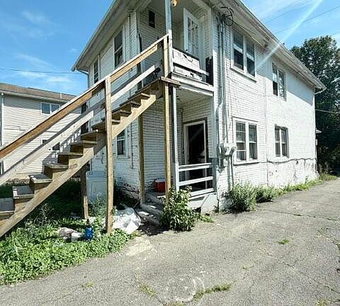 3rd image of 707 Mill St