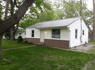212 W Central Ave, Atwood, IL 61913