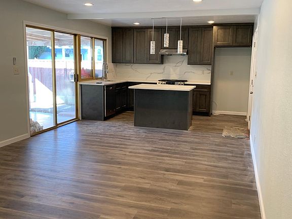 Living/Dining Area