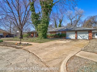 1325 Winding Creek Ct, Moore, OK 73160