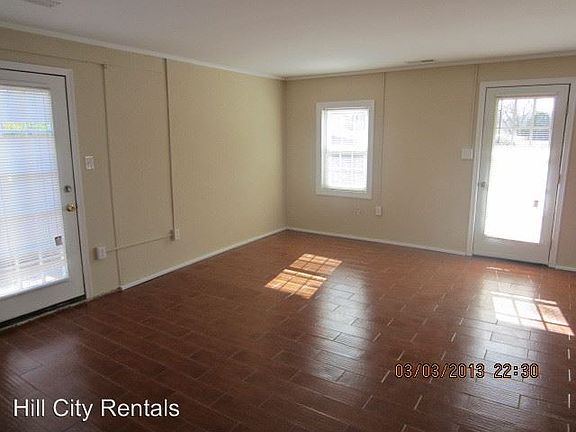 3rd image of 5601 1/2 White Oak Dr