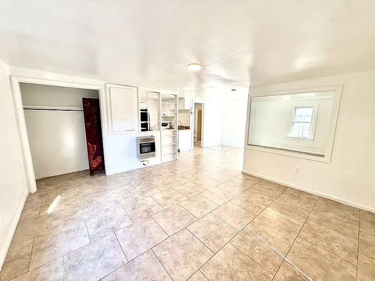 5516 F St #B — Photo 5