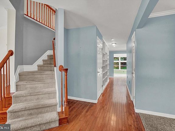 4th image of 205 Summers Ln