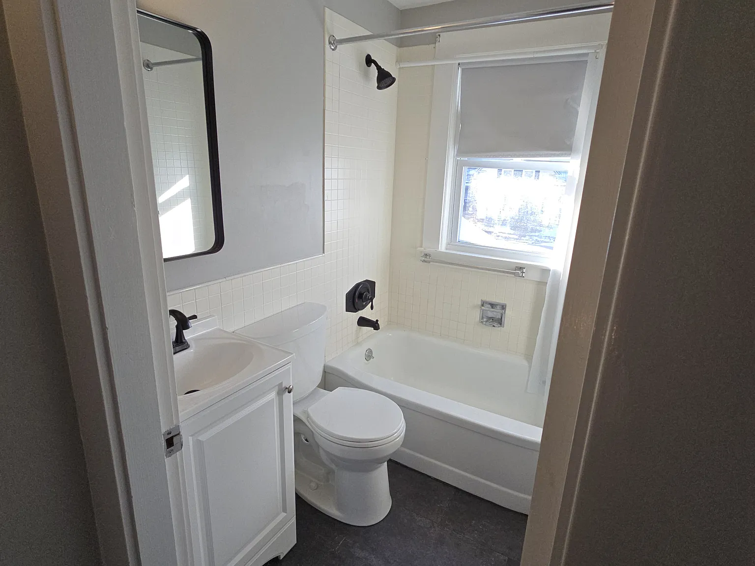 3 bed, 1000 sqft, $2,245 — Photo 3