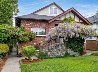 1730 Haultain St, Victoria, BC V8R 2L2