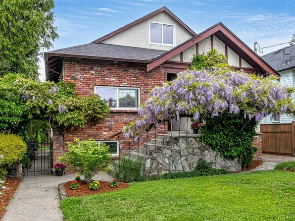1730 Haultain St, Victoria, BC V8R 2L2