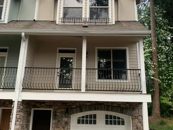 2024 NE 49th Way, Hillsboro, OR 97124