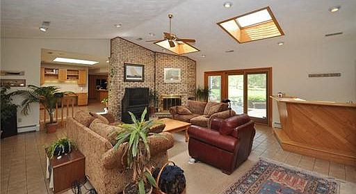 4th image of 5 Adirondack Dr