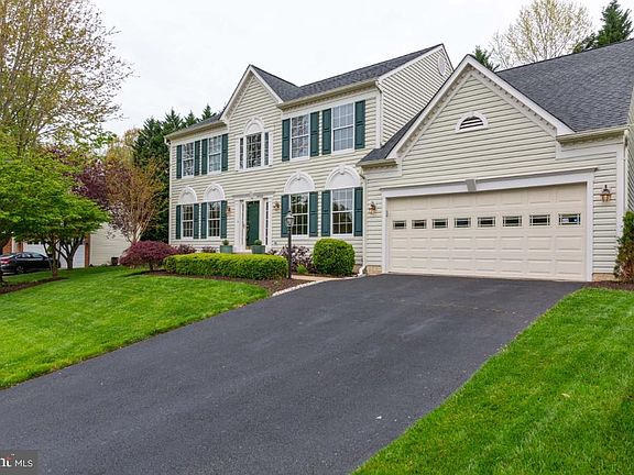 2nd image of 15559 Atterbury Ct