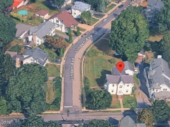8 High St, Stanhope Boro, NJ 07874