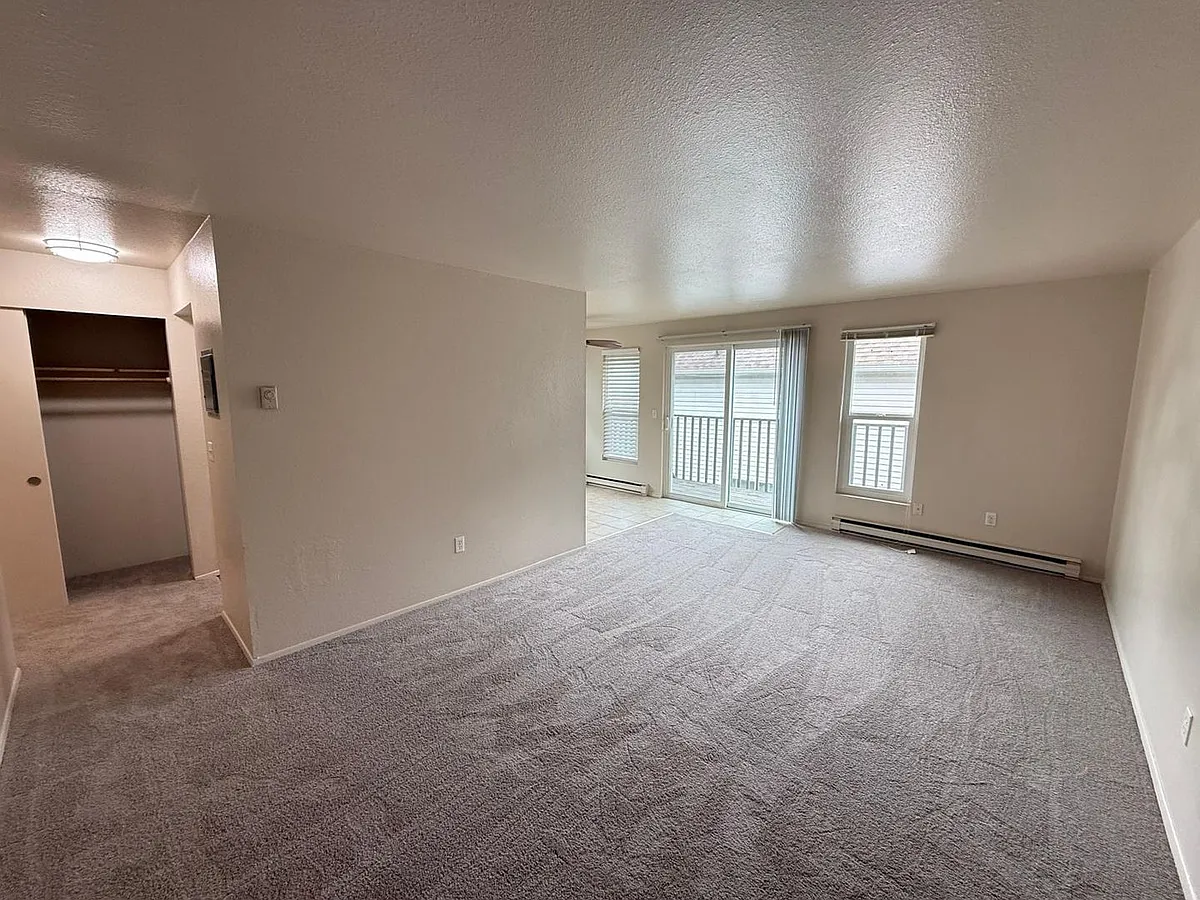 Building Photo - 1479