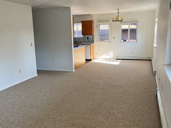 2nd image of 111 S Yellowstone Ave APT 2