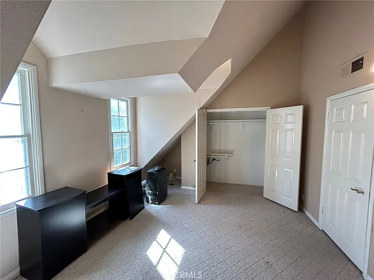 300 S Timken Rd — Photo 34