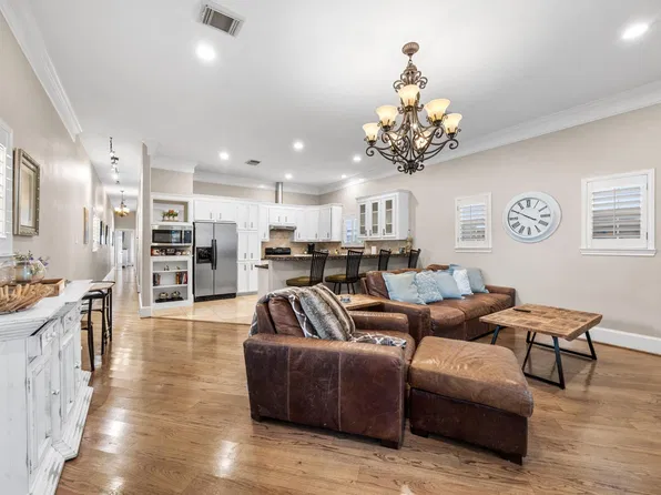 817 W 26th St, Houston, TX 77008