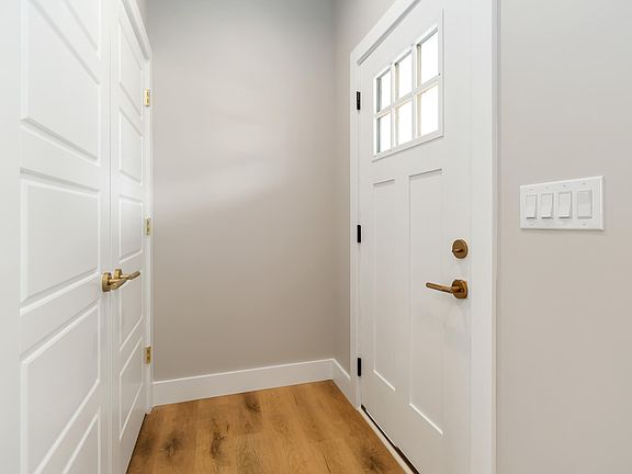 5th image of 1147 Dahl Rd