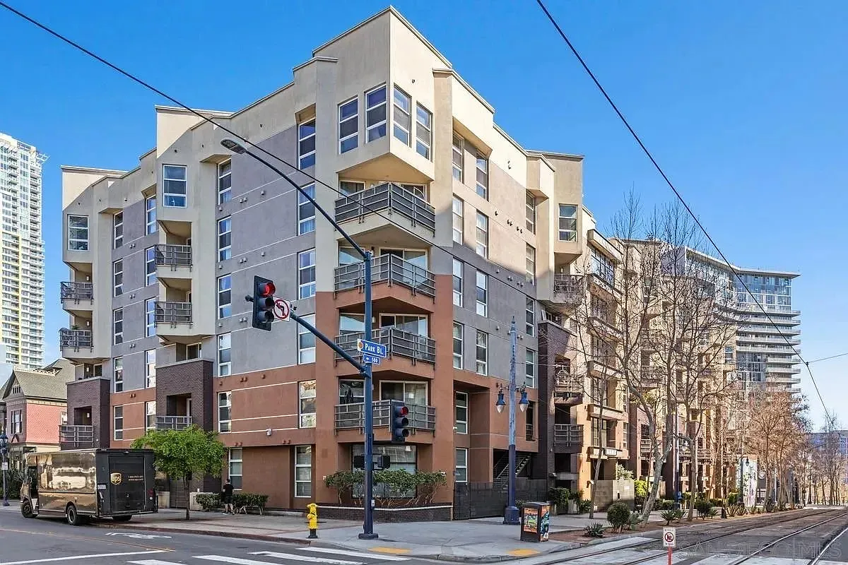 2 bed, 1077 sqft, $3,500 — Photo 1