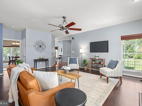 3rd image of 24 Grace Manor Ct