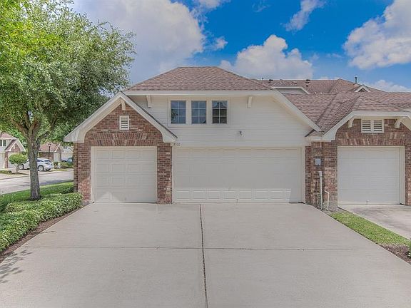2nd image of 3301 Knollcrest Ln