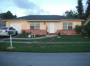 323 SW 79th Ave, North Lauderdale, FL 33068