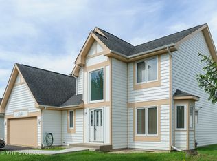 560 Denoyer Trl, Wheeling, IL 60090