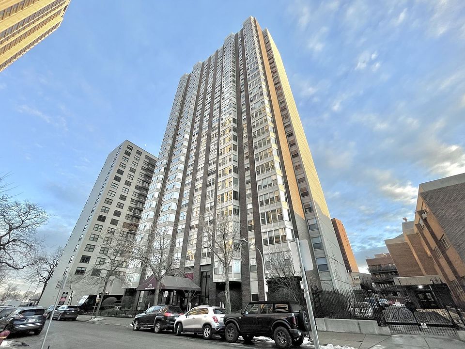 1st image of 525 W Hawthorne Pl APT 2204