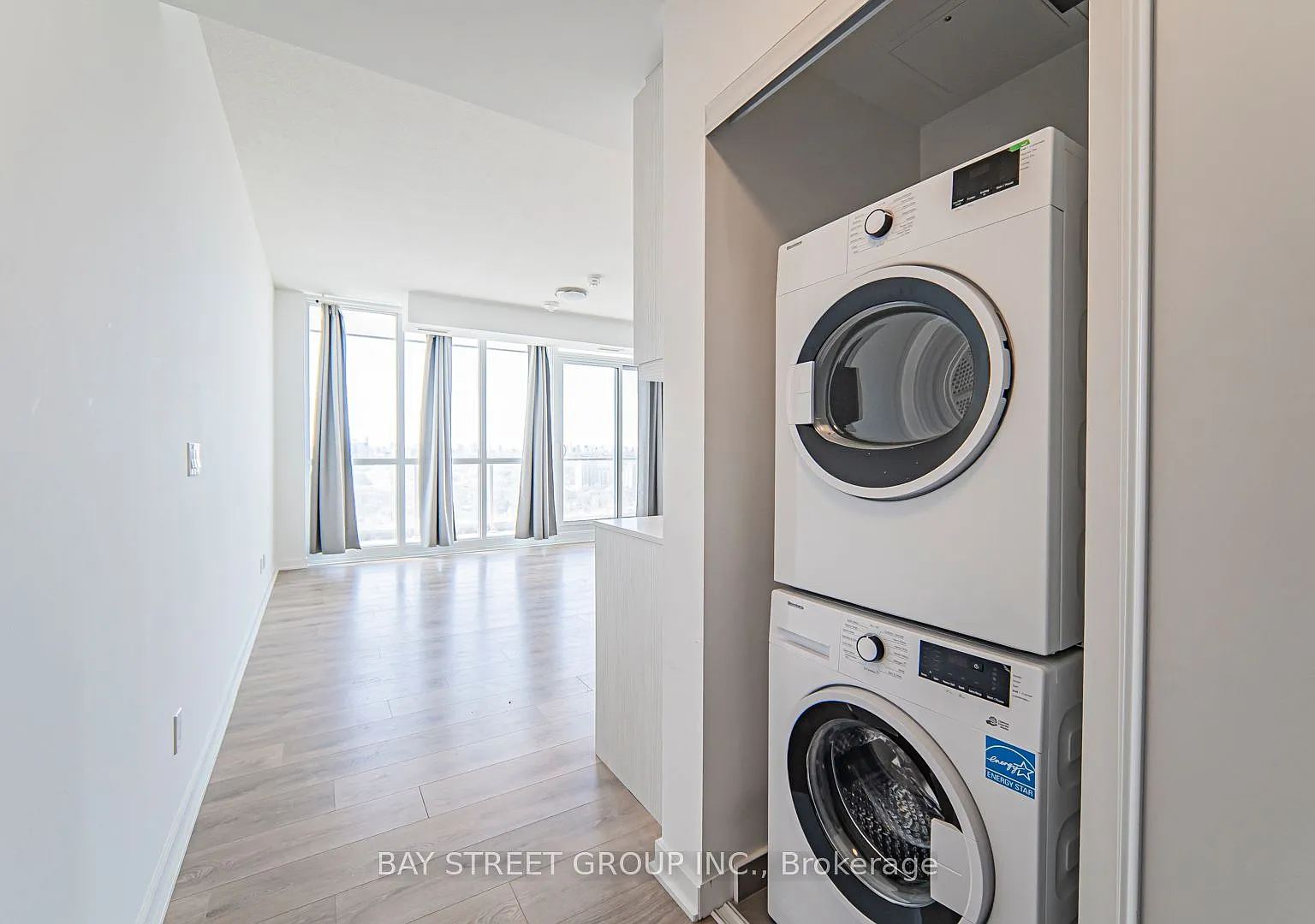 2 bed, $2,850 — Photo 3
