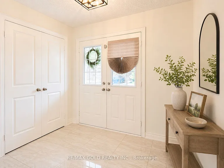 5 Lowes Hill Cir — Photo 3