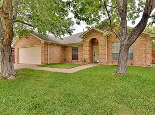 2301 Green Mere Dr, Arlington, TX 76001