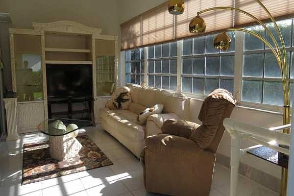 Home For Sale In Sawgrass Lakes