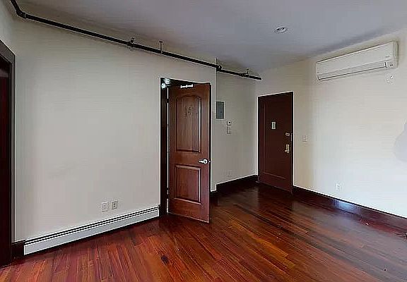 3rd image of 798 Knickerbocker Ave #2R