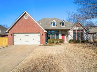 10011 E 101st St N, Owasso, OK 74055