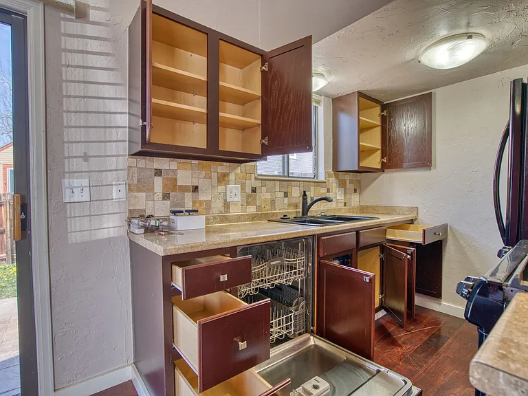 1000 Townley Cir — Photo 13